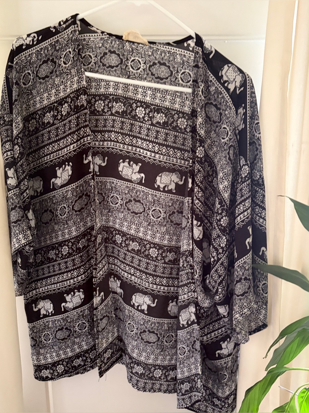 LA Hearts One Size Black White Elephant Print Open Front 3/4 Sleeve Kimono